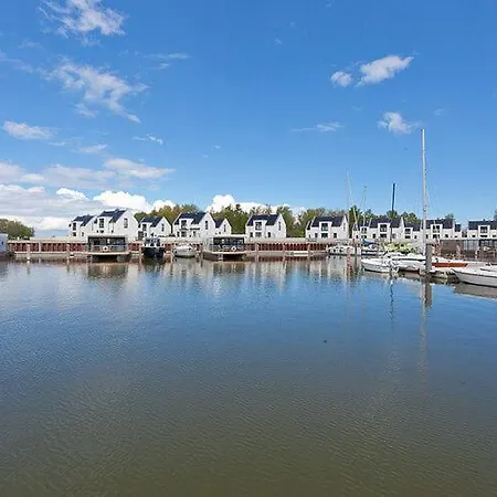 Am Yachthafen In Peenemunde