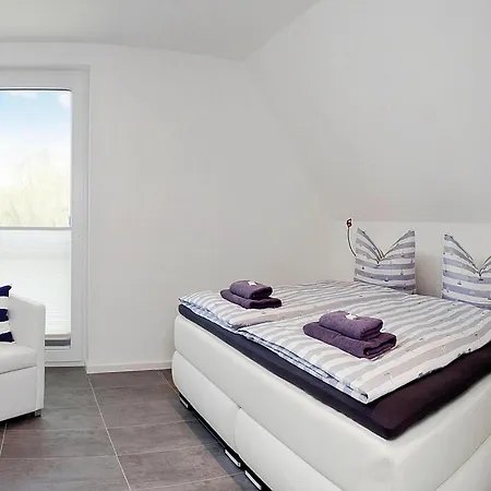 Holiday home Am Yachthafen In Peenemunde