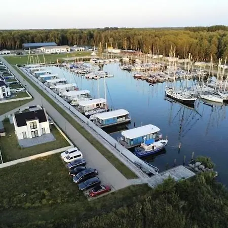 Am Yachthafen In Peenemunde