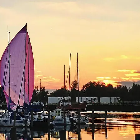 Am Yachthafen In Peenemunde