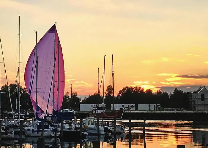Am Yachthafen In Ferienhaus